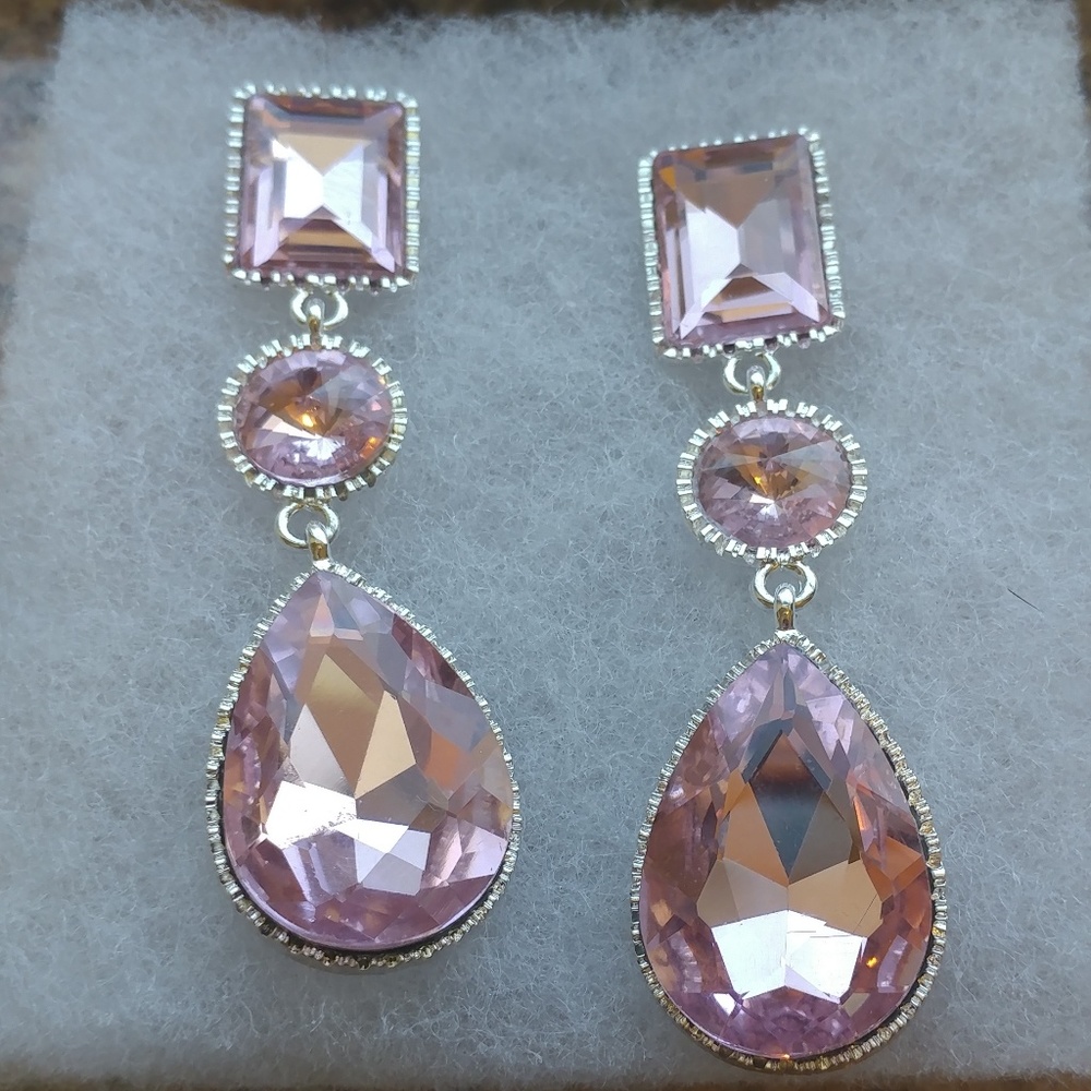 ๐ Stunning Pink Crystal Earrings ๐ - Picture 6 of 6
